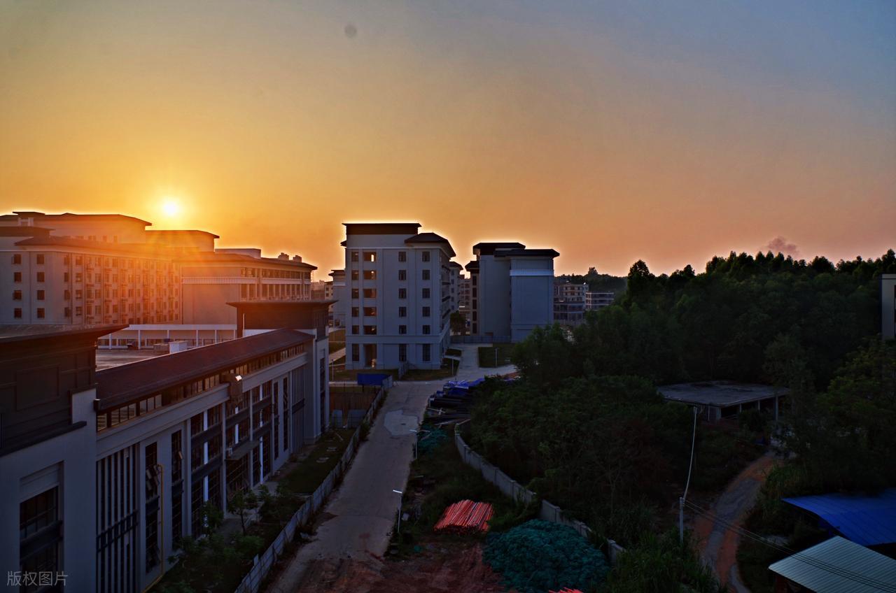 黎明职业大学录取分数线_黎明职业大学介绍与报考指南_2026年江汉大学专科录取分数线(2026各省份录取分数线及位次排名)