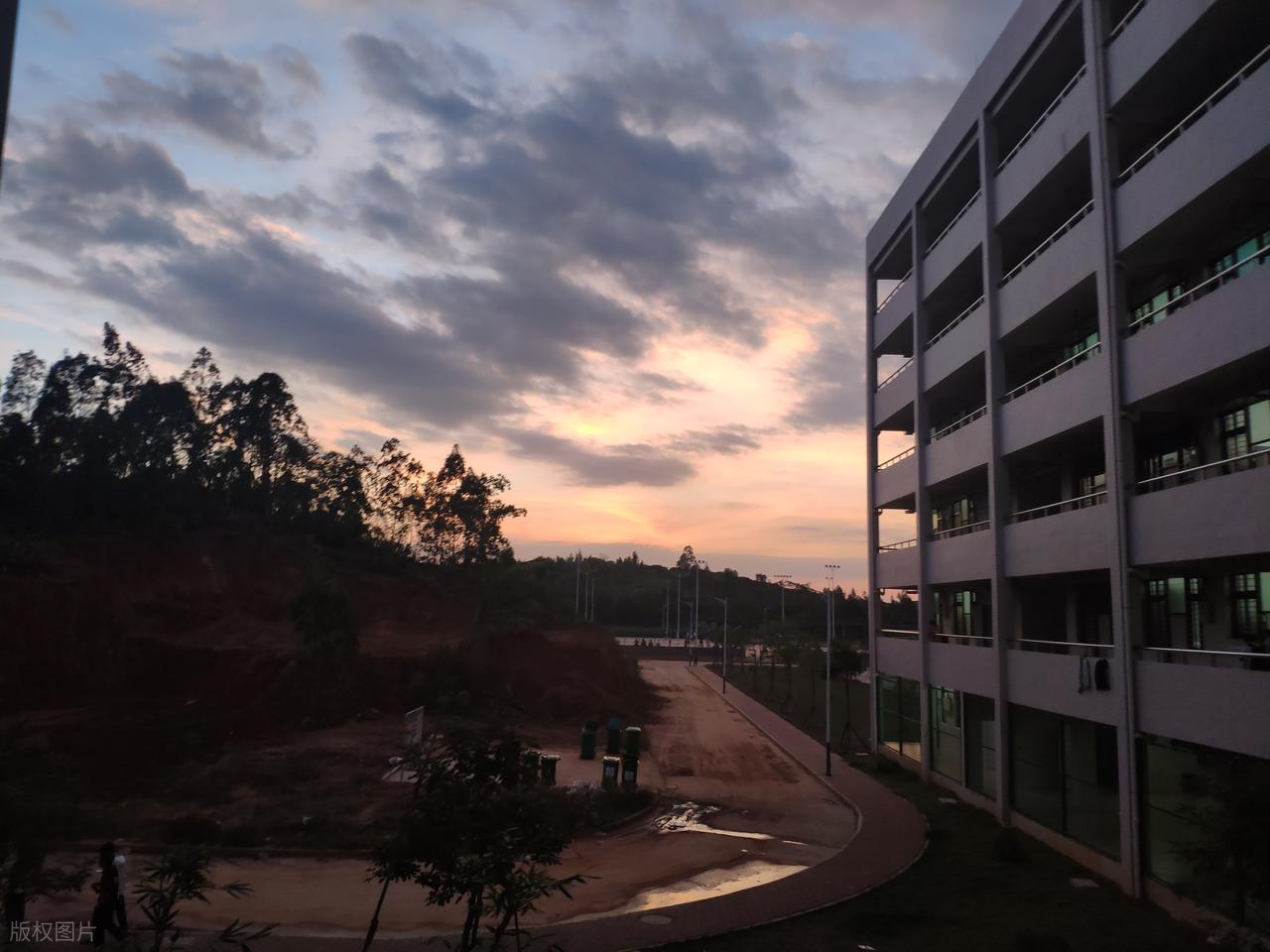 黎明职业大学录取分数线_2026年江汉大学专科录取分数线(2026各省份录取分数线及位次排名)_黎明职业大学介绍与报考指南