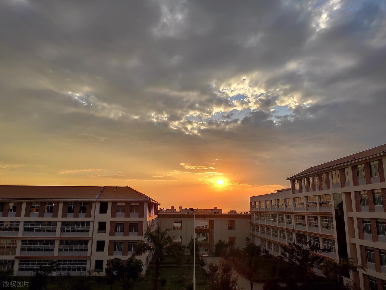 黎明职业大学介绍与报考指南_黎明职业大学录取分数线_2026年江汉大学专科录取分数线(2026各省份录取分数线及位次排名)