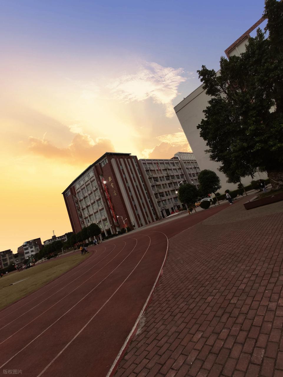 2026年江汉大学专科录取分数线(2026各省份录取分数线及位次排名)_黎明职业大学录取分数线_黎明职业大学介绍与报考指南